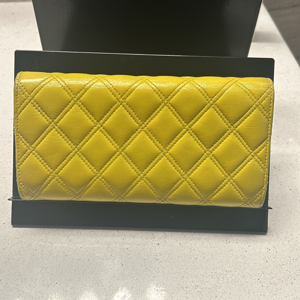 Chanel Matelasse Long Yellow wallet - Picture 3 of 10